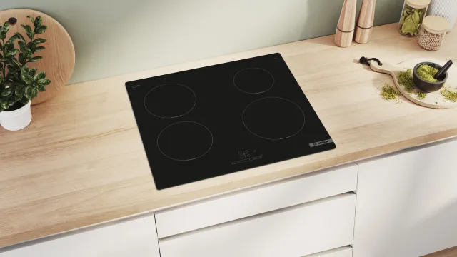 Bosch Piano cottura misto PUE611BB5J Serie 4, Piano cottura a induzione, PowerBoost accelera il proc