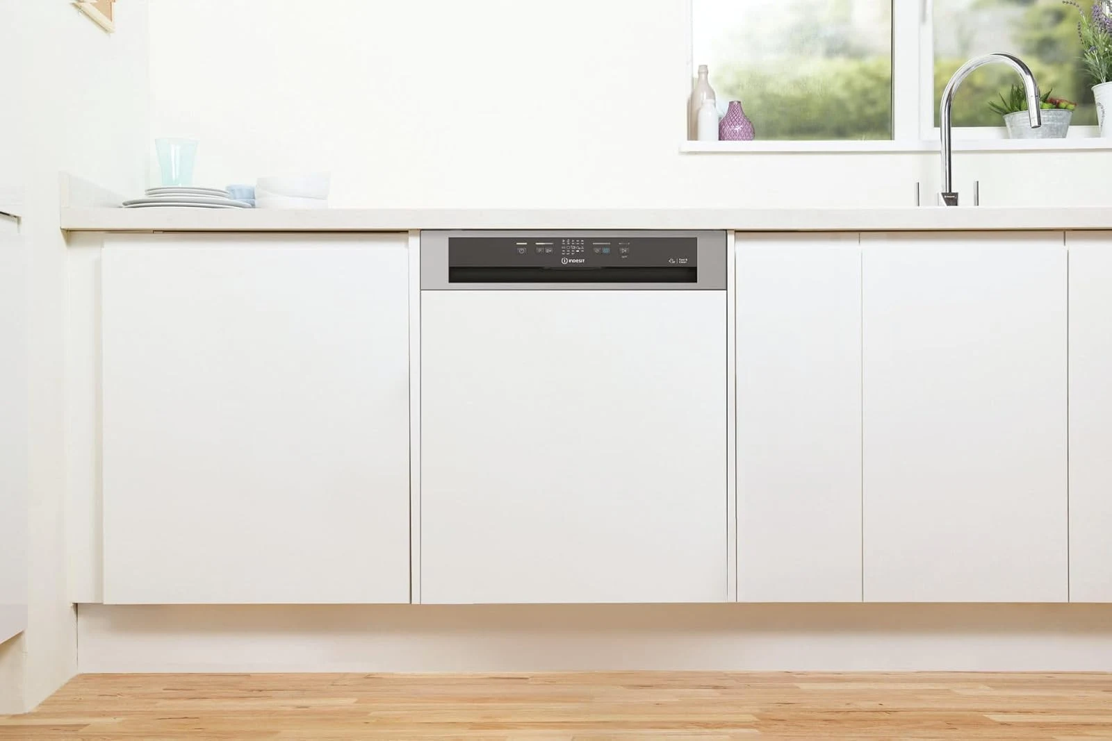 Indesit Lavastoviglie integrata totale I3B L634 X LAVASTOVIGLIE 2024 SEMI INCASSO NO PANNELLO SCOMPA
