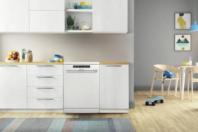 Indesit Lavastoviglie IN2FFC14BN6 Lavastoviglie 14 Coperti